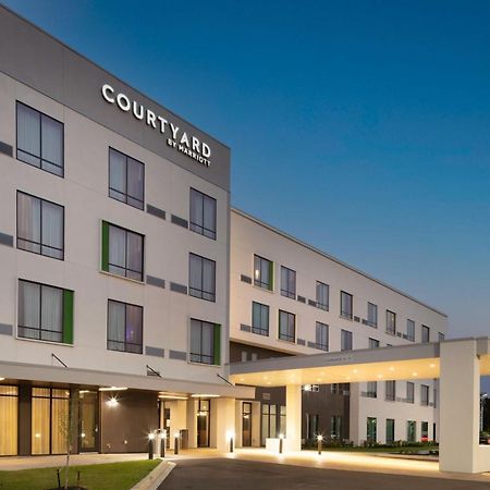 Courtyard By Marriott Memphis East Galleria Exterior photo